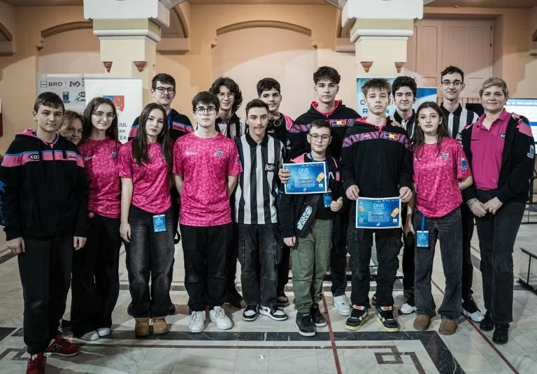 Echipa AICitizens a Colegiului Cuza a câștigat competiția de robotică First Tech Challenge de la Focșani