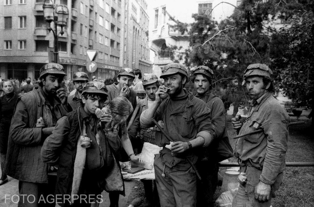 Ion Iliescu și Petre Roman, inculpați în dosarul Mineriadei din iunie 1990