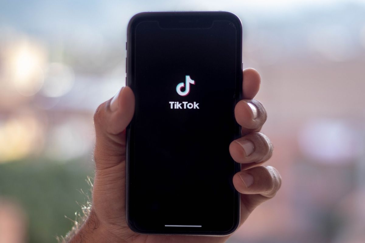 Peste 1,7 miliarde utilizări pe TikTok ale hashtagurilor lui Călin Georgescu după alegeri. Profilul urmăritorilor lui Georgescu, Simion și Ciolacu