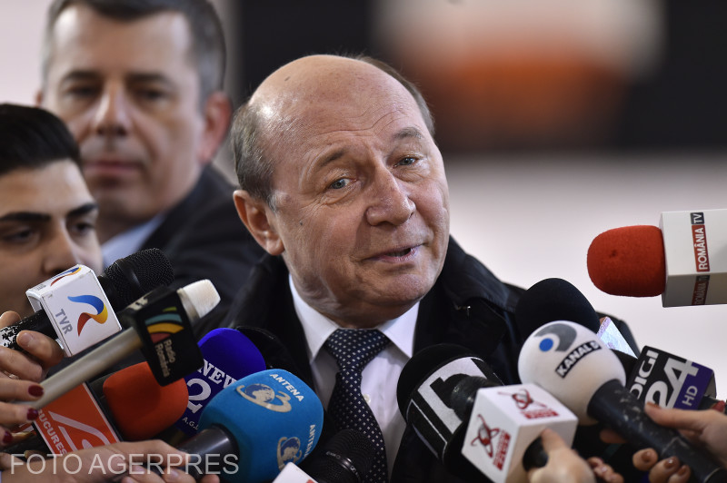 Traian Băsescu critică deciza lui Klaus Iohannis de a demisiona