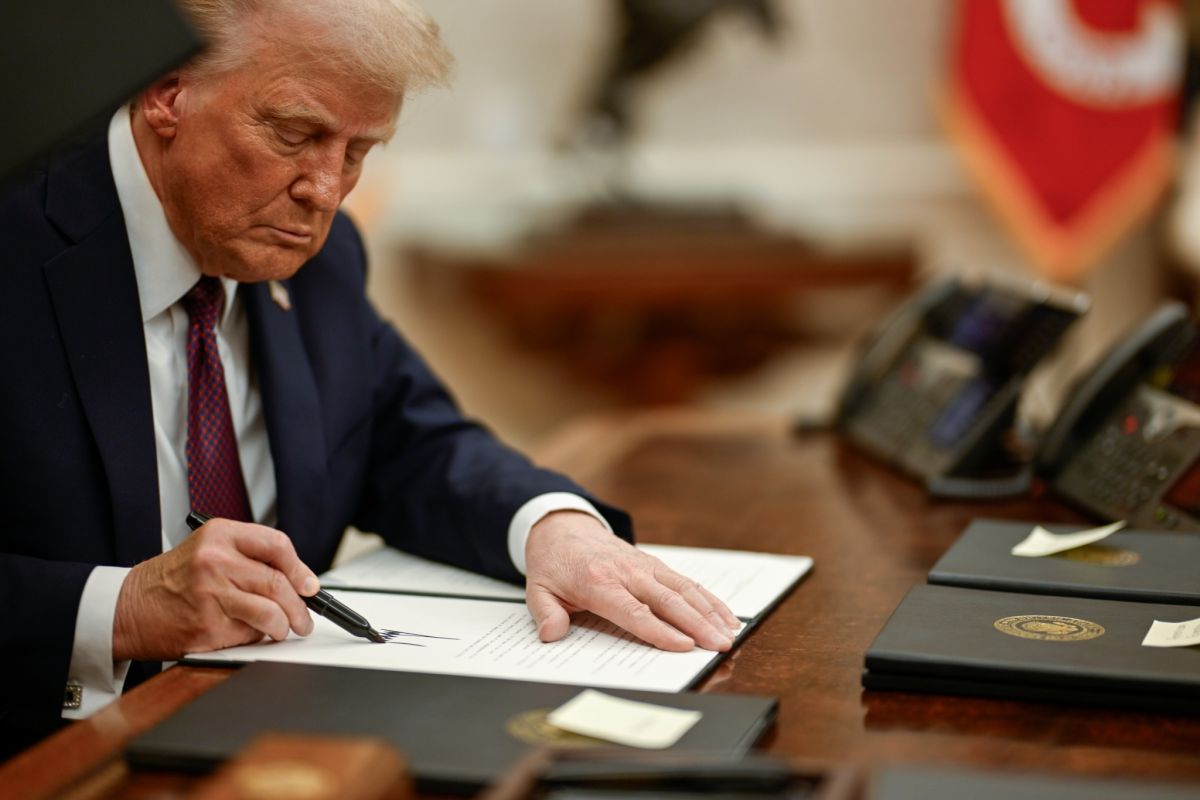 Donald Trump anunță că produsele europene urmează să fie taxate cu 25%