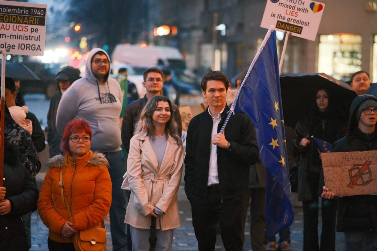 „EuRo Manifest”, la Timișoara. Miting pentru valorile europene în Piața Operei, locul simbol al Revoluției care a dus la căderea comunismului | VIDEO