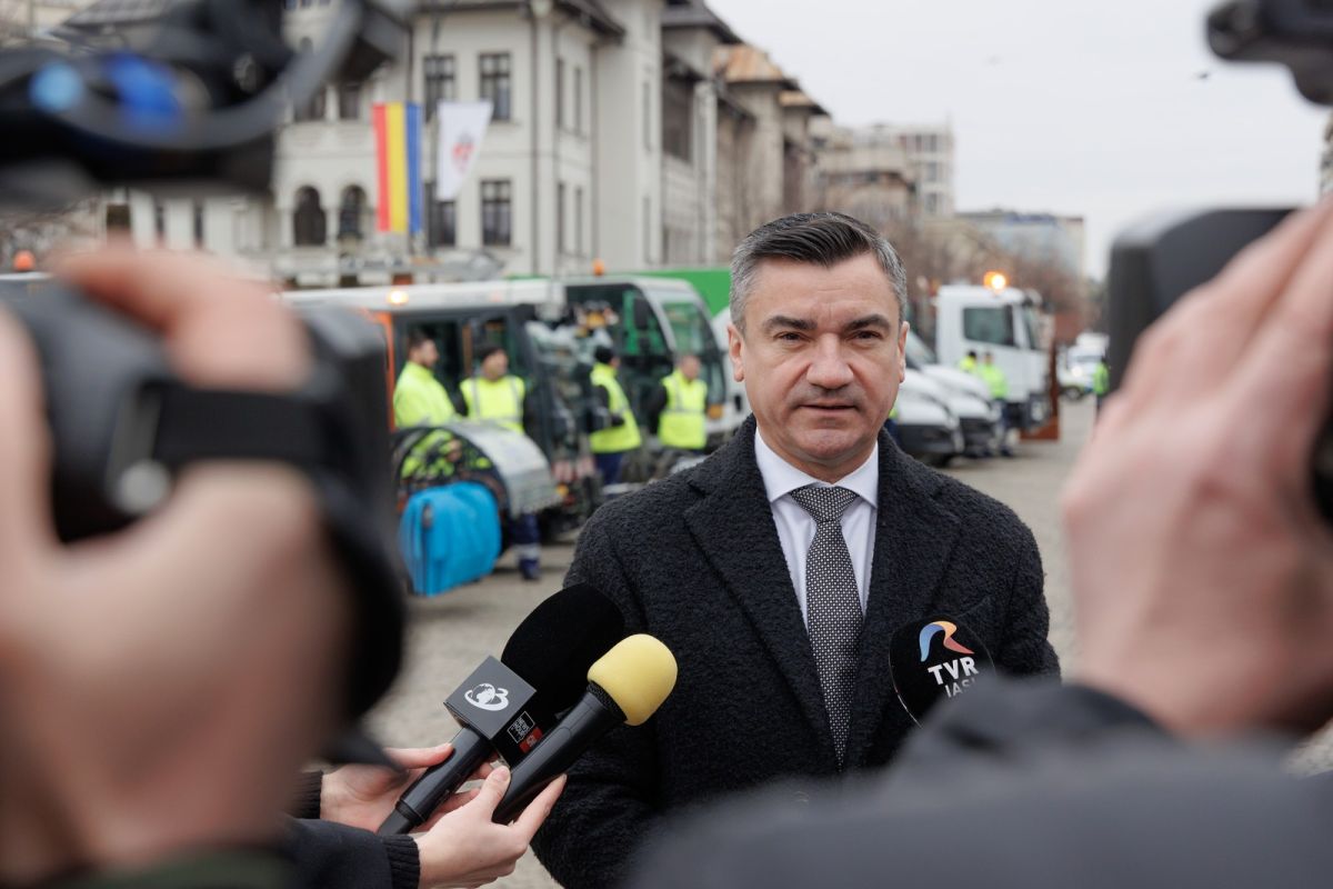 Angajați-fantomă la Primăria Iași. Mihai Chirica a instituit legea bunului plac în politica de personal: patru angajați la Centenar fără nicio activitate, doi șefi fără niciun subordonat și un consilier cu două contracte de muncă | Anchetă REPORTER DE IAȘI